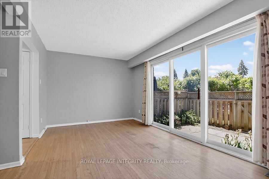 427 MOODIE DRIVE - 9