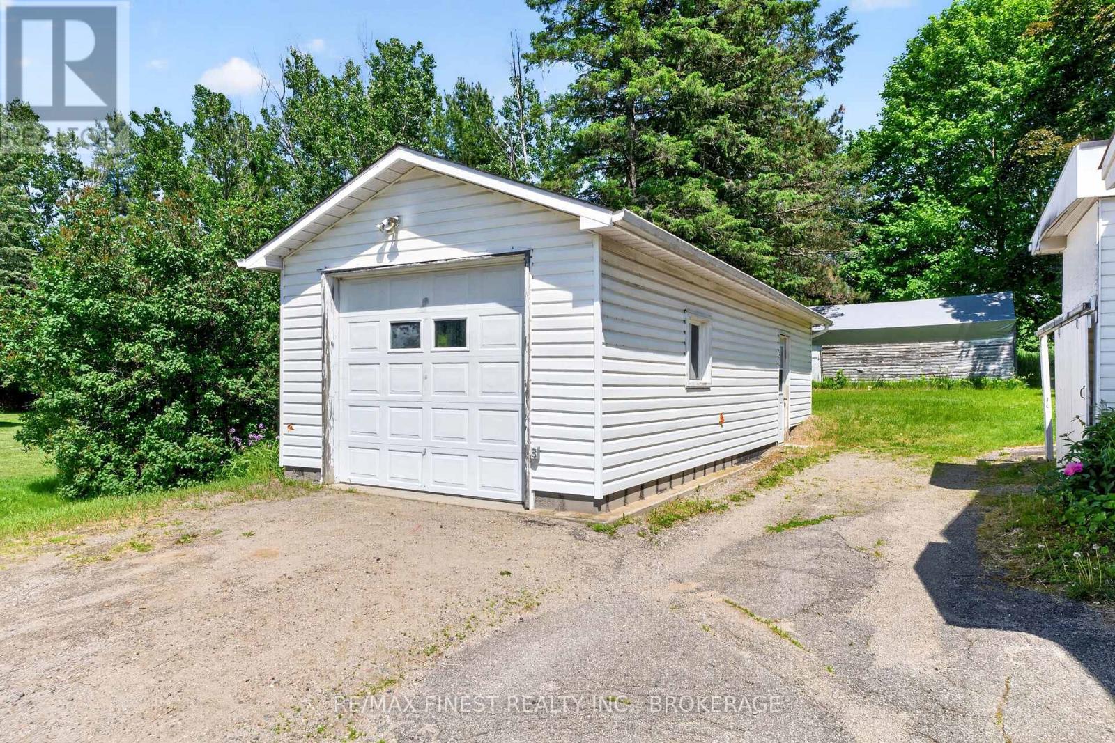 3287 HIGHWAY 32 - 37
