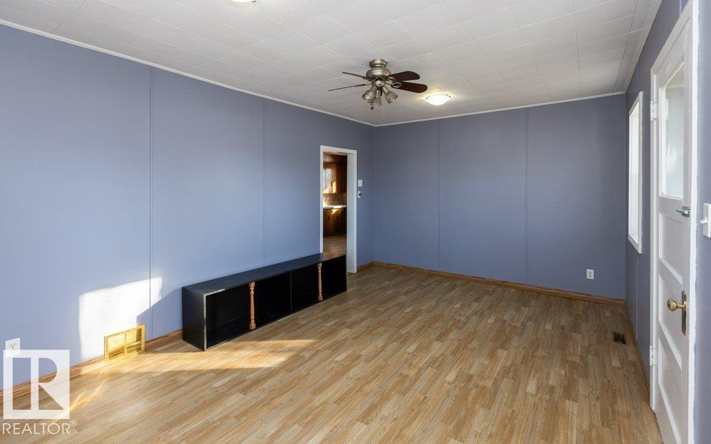 9836 100 ST - 9