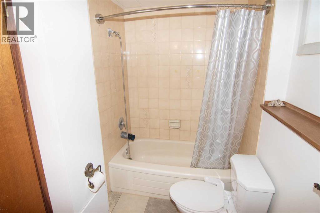 27 Taraglen Court NE - 20