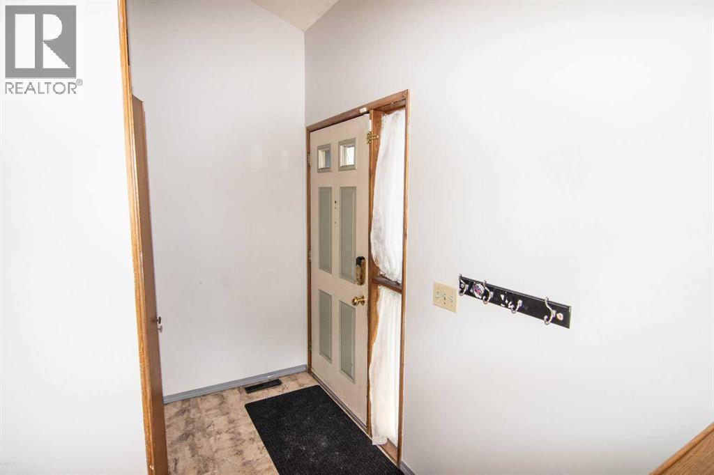 27 Taraglen Court NE - 10