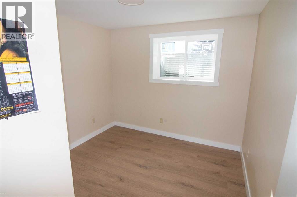 27 Taraglen Court NE - 23