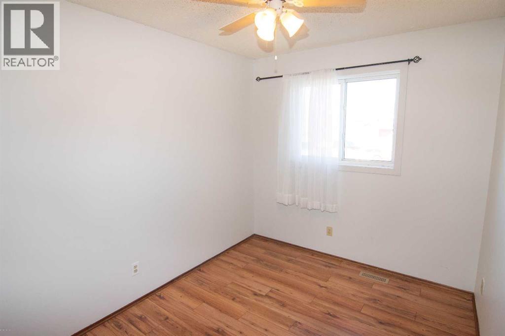 27 Taraglen Court NE - 12