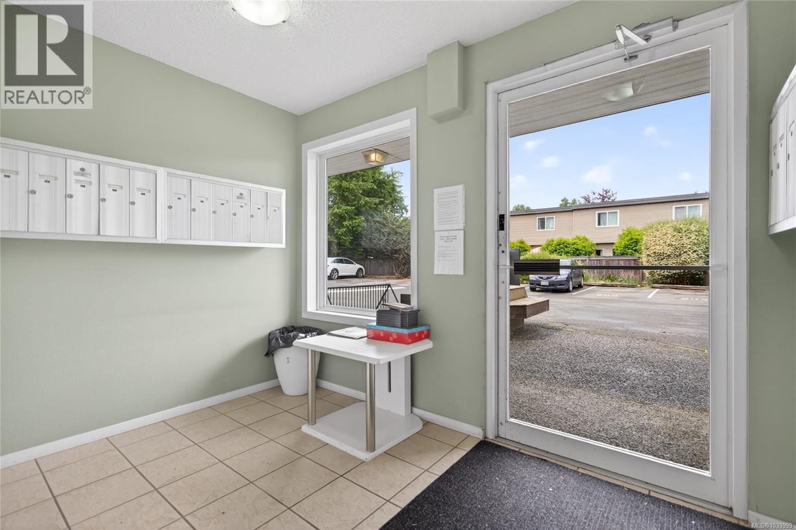 #207 1130 Willemar Ave - 17