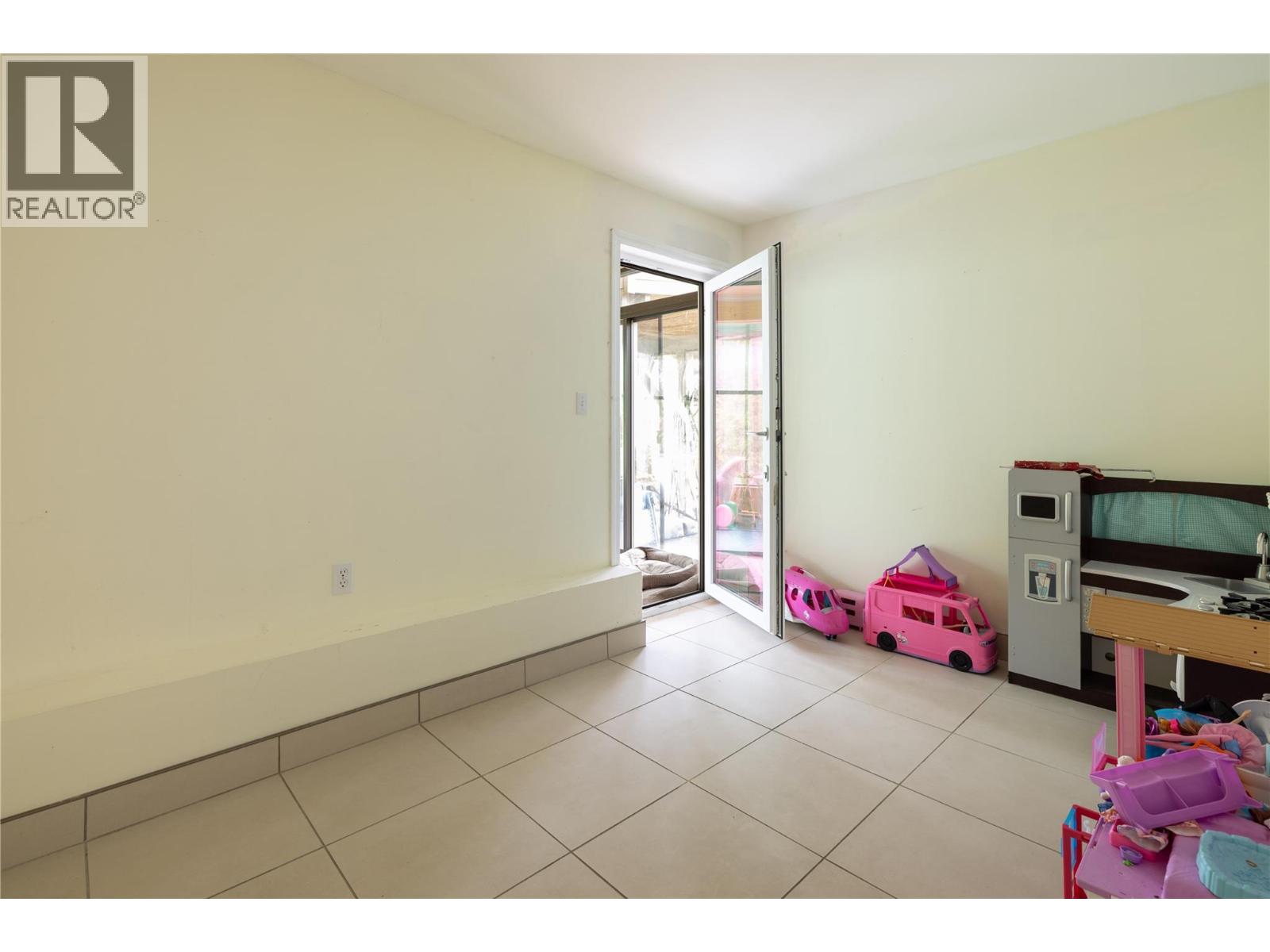 65 Grove Road - 33