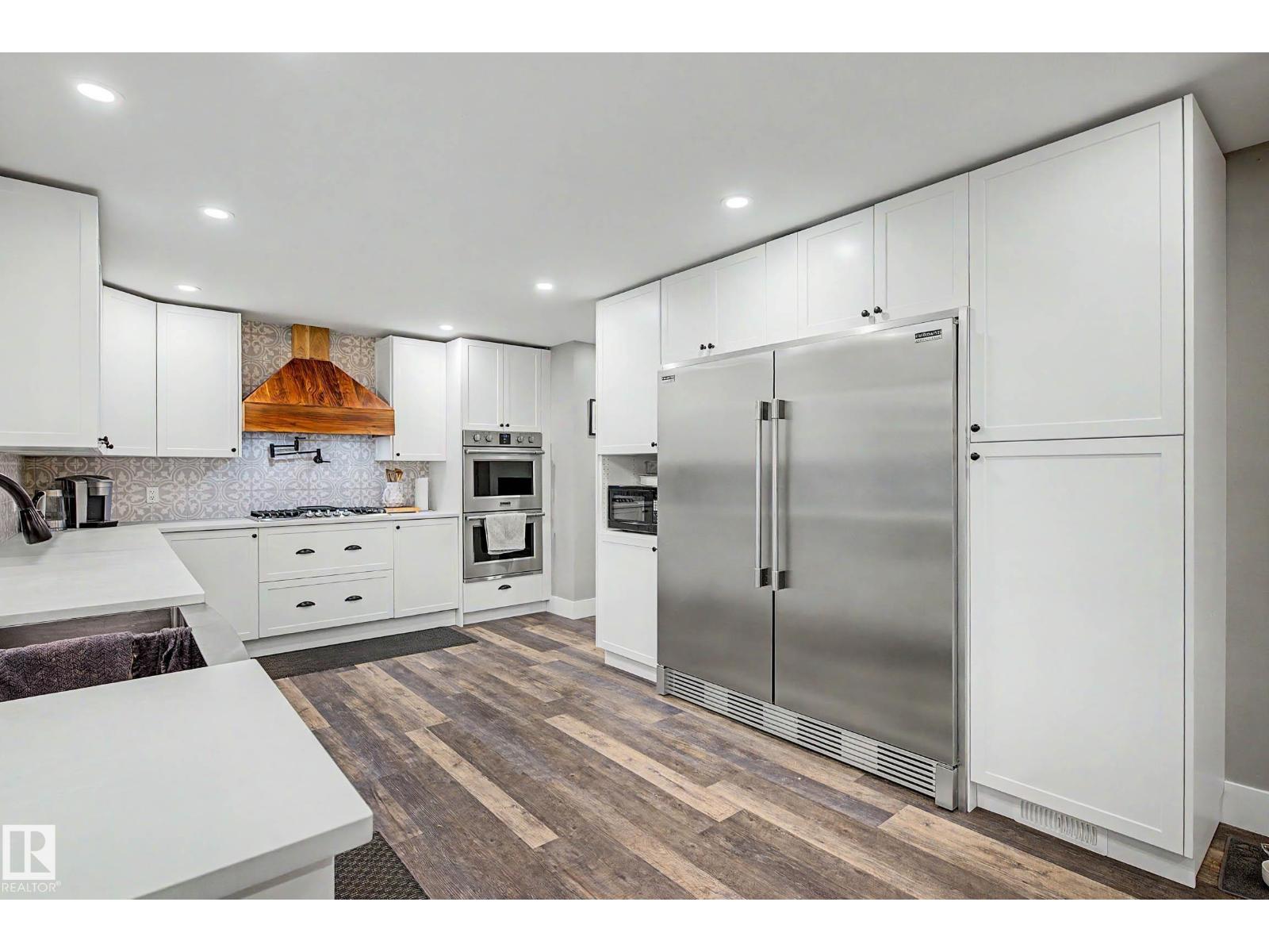 54 GLADSTONE CR — photo 12