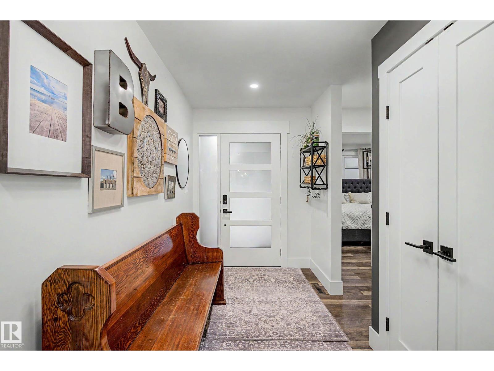 54 GLADSTONE CR — photo 7