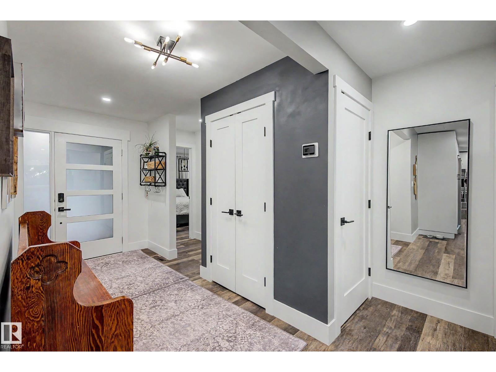 54 GLADSTONE CR — photo 8
