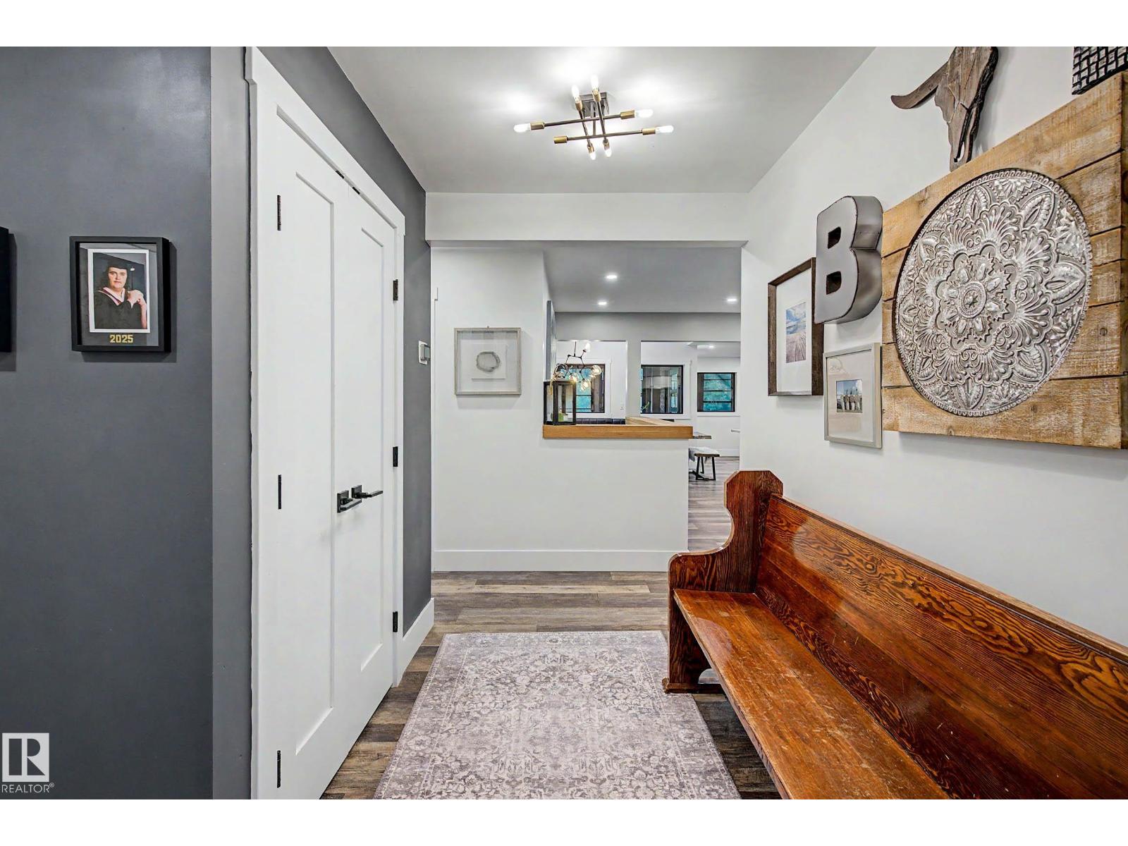 54 GLADSTONE CR — photo 9