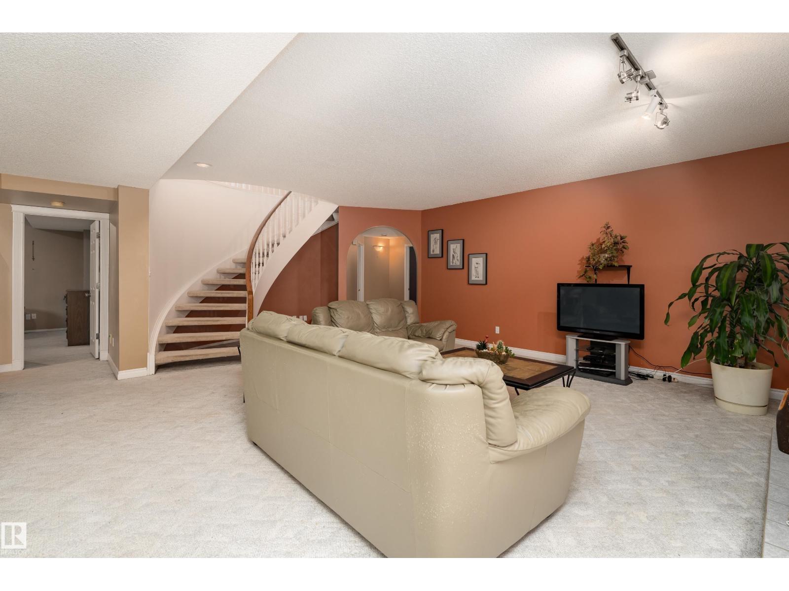 520 PARDEE BA NW - 35
