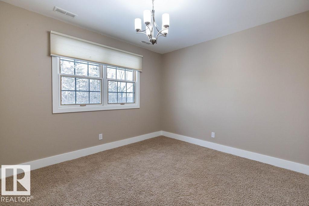 104 QUESNELL CR NW - 34