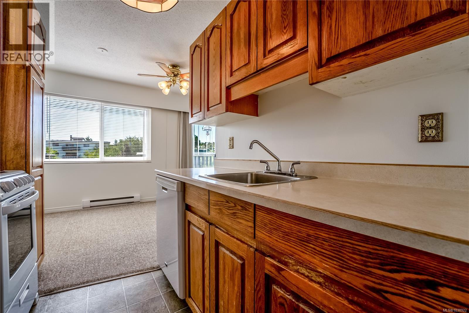 #308 1035 McClure St - 12