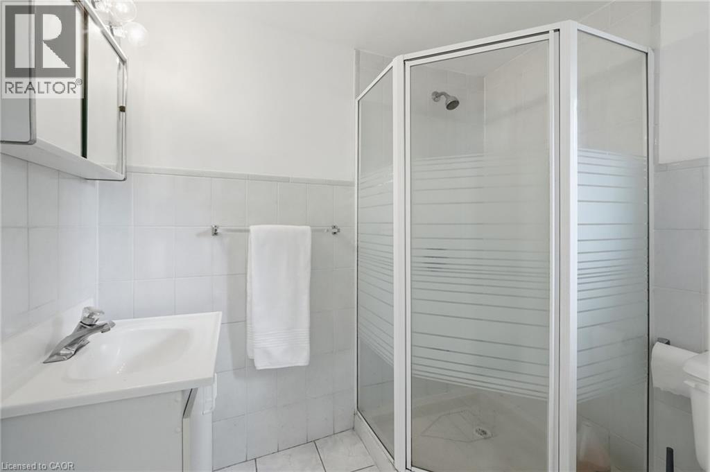 58 ONSLOW Court - Image 32