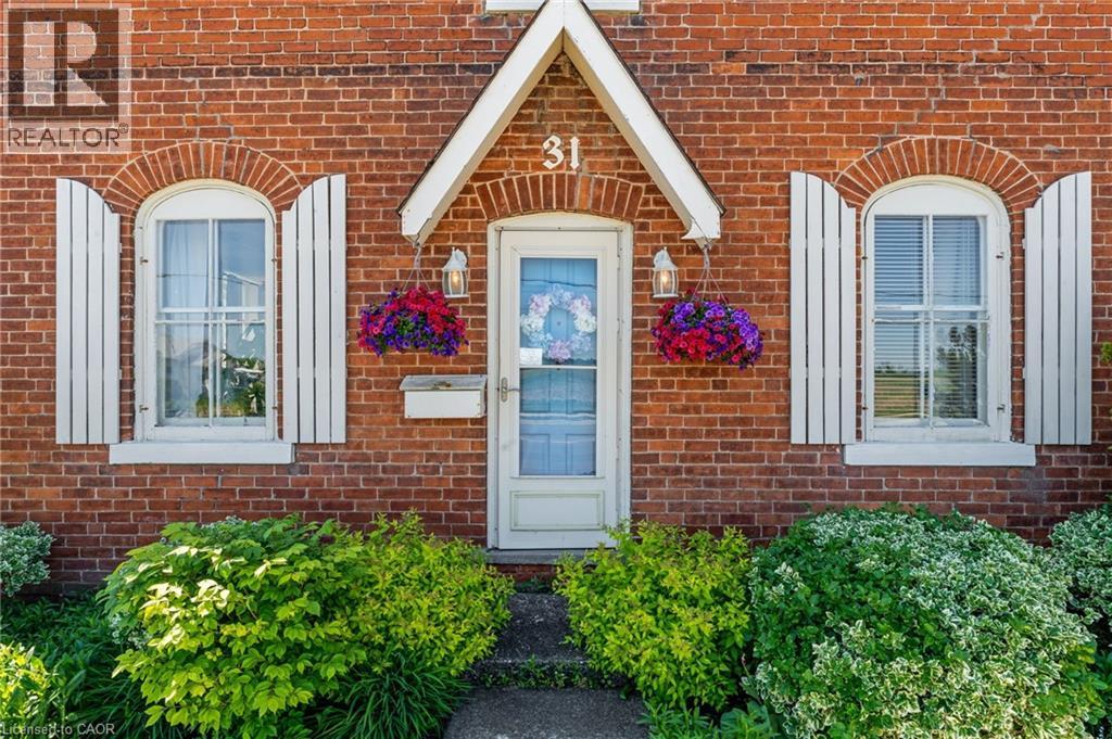 3-bedroom home for sale at 31 TALBOT Street W, Jarvis ON · photo 4 of 39