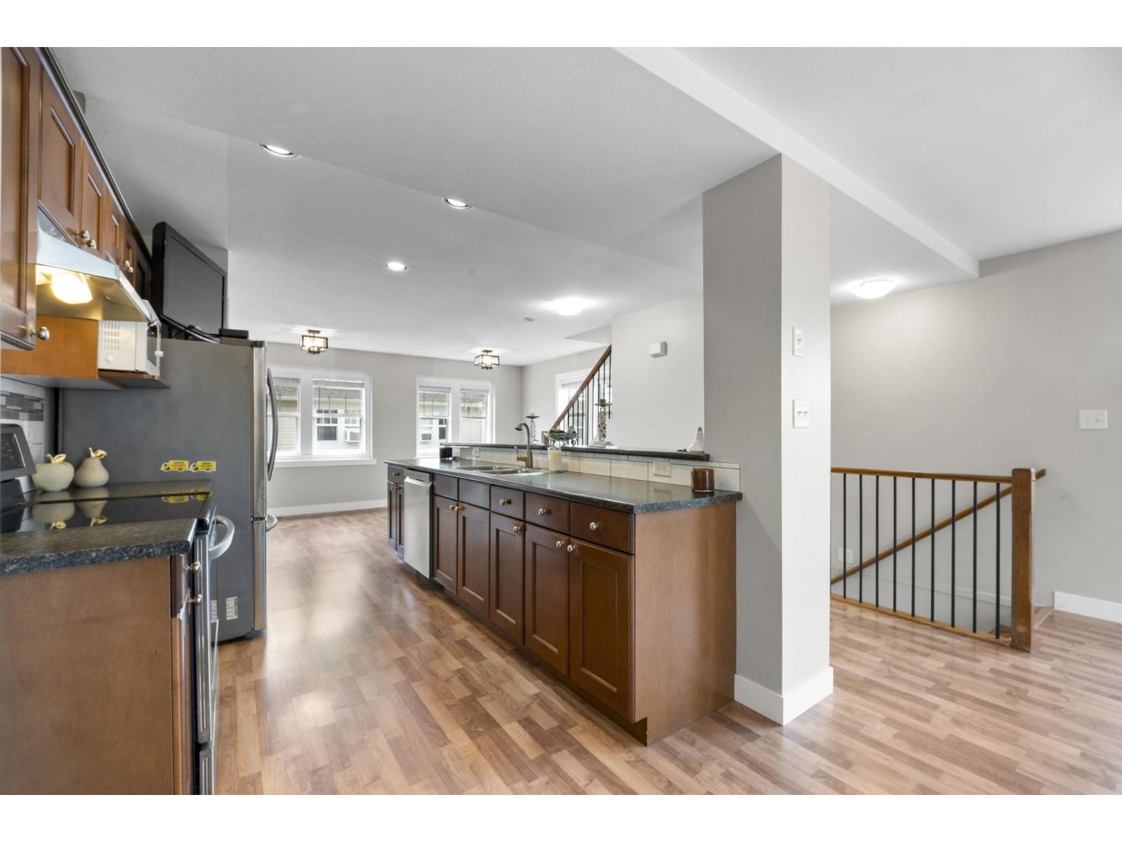 3 46538 FIRST AVENUE, Chilliwack Proper East, Chilliwack