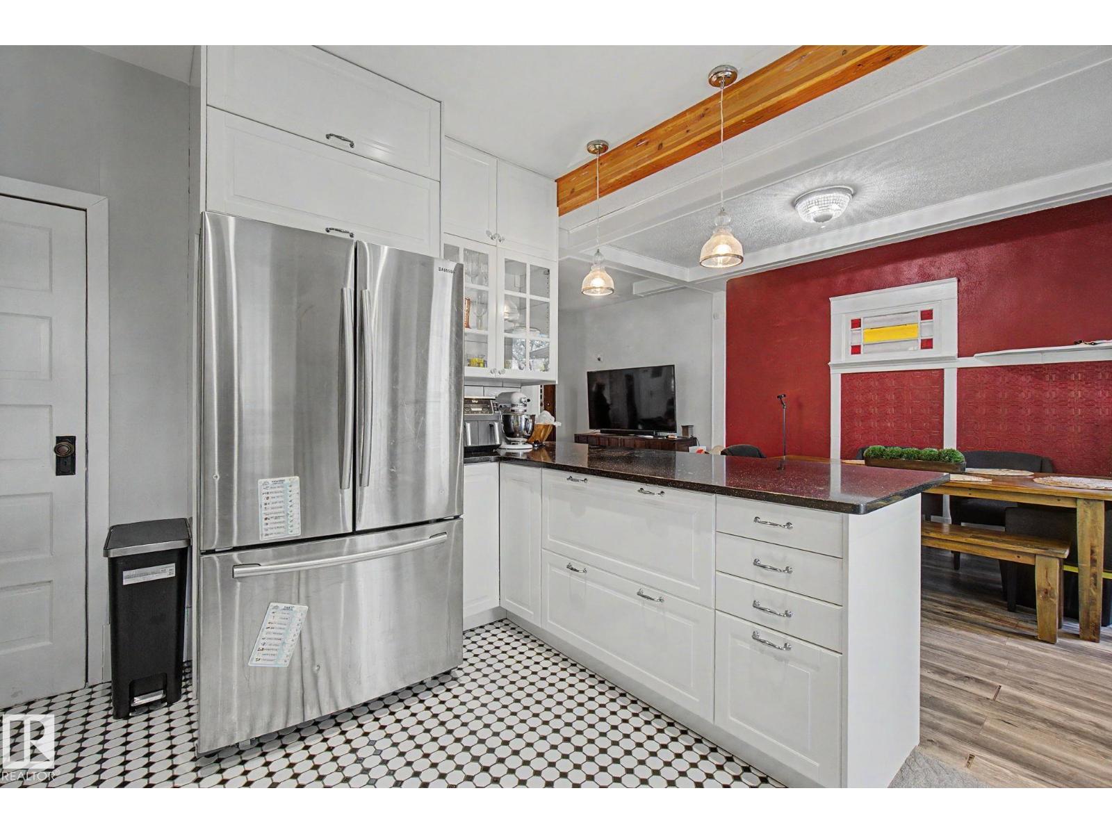 10647 125 ST NW - 17