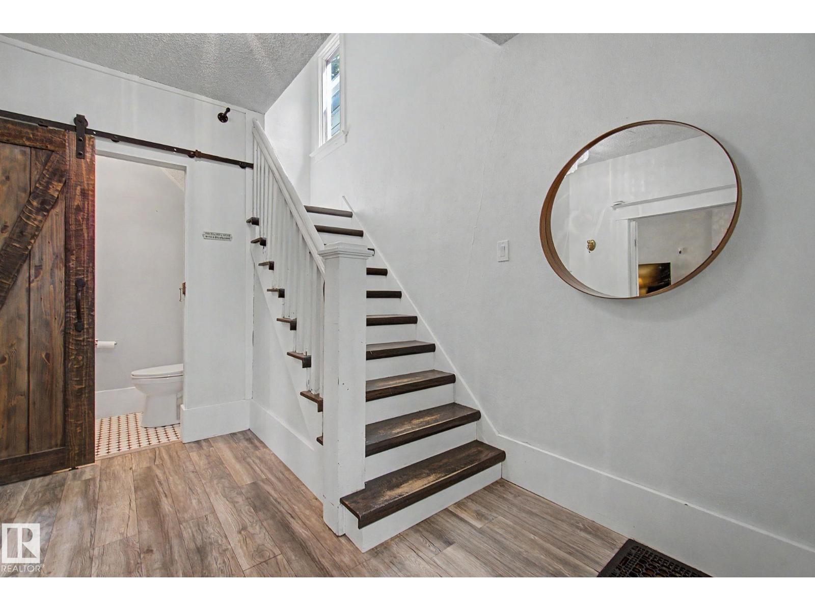 10647 125 ST NW - 5