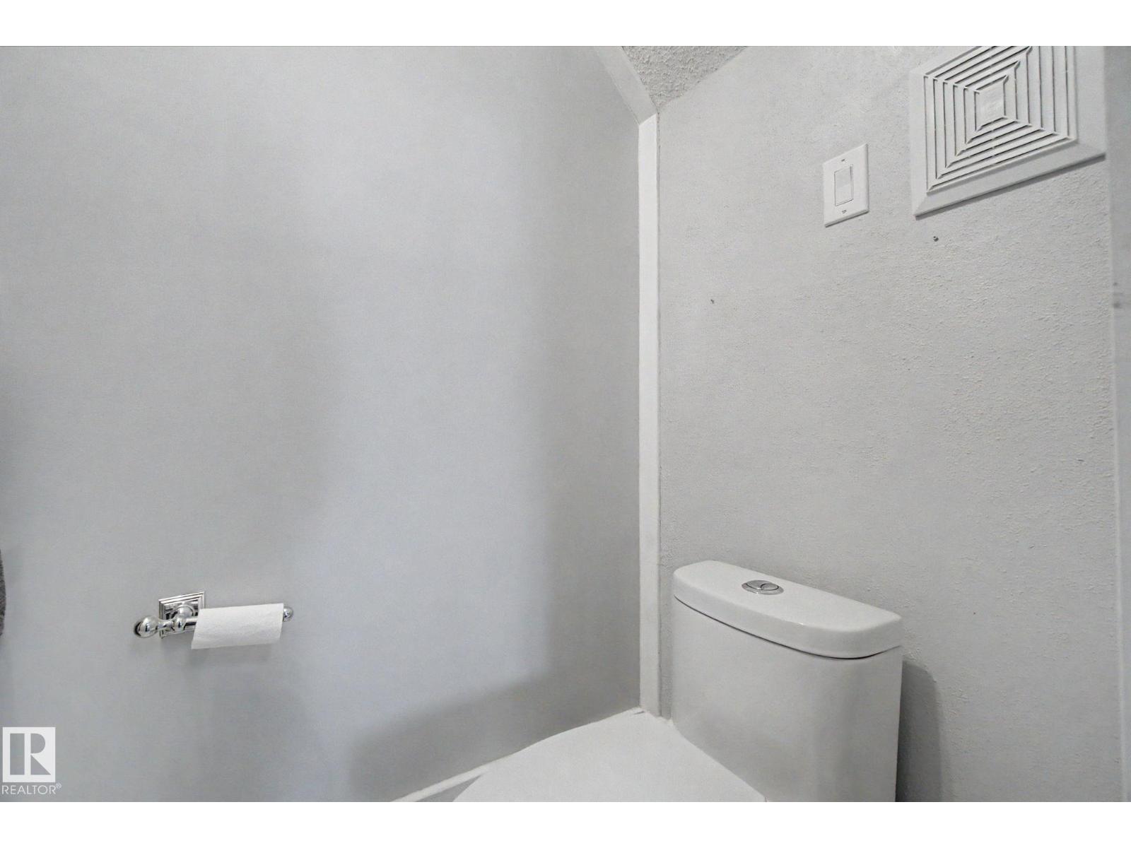 10647 125 ST NW - 30