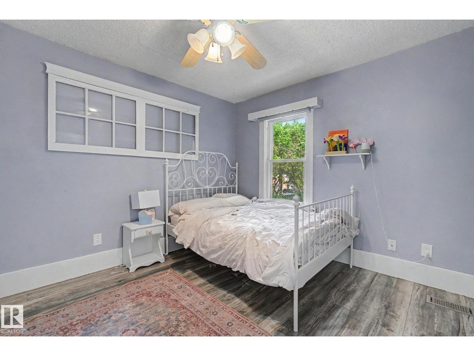 10647 125 ST NW - 25