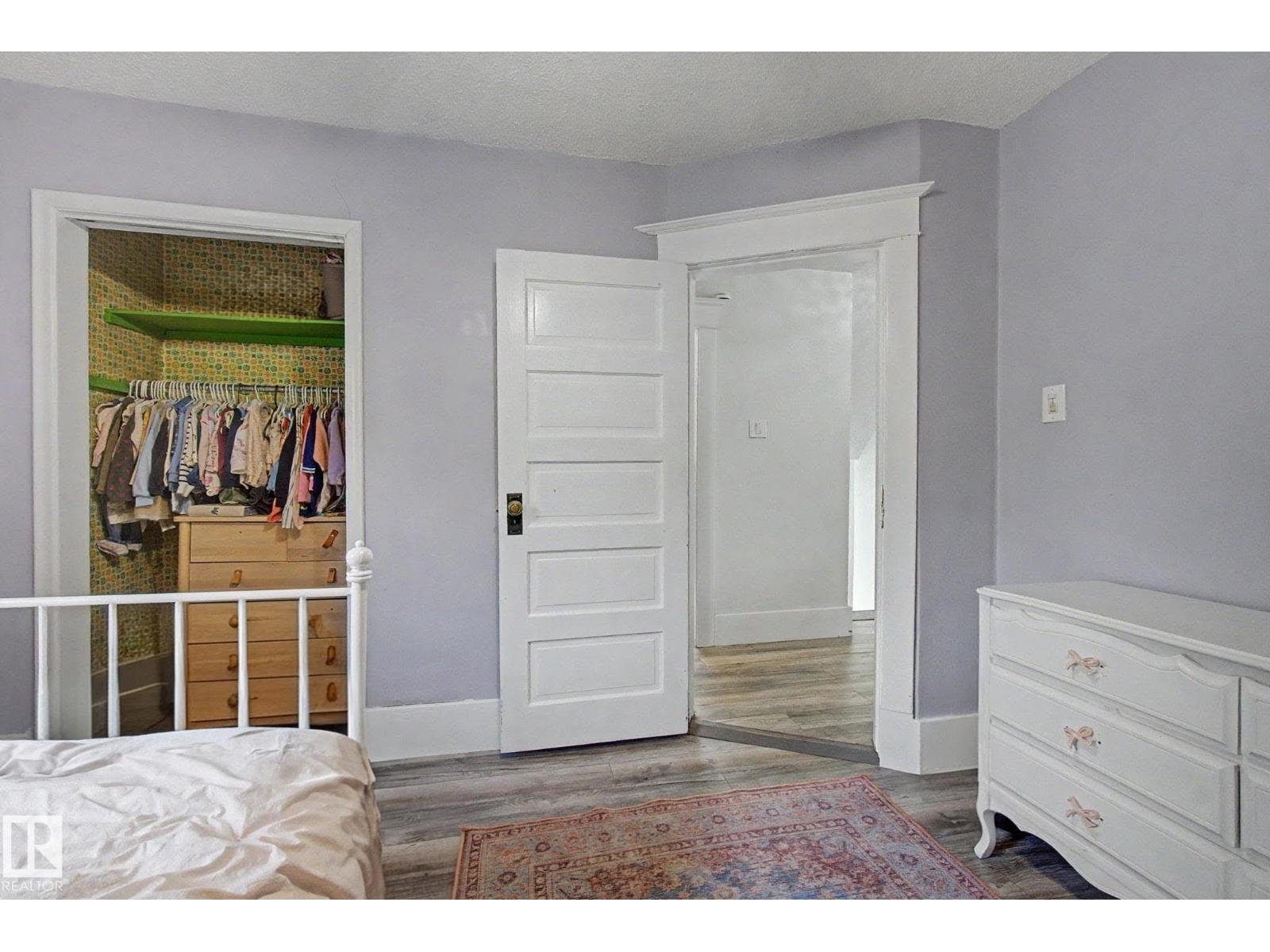 10647 125 ST NW - 27