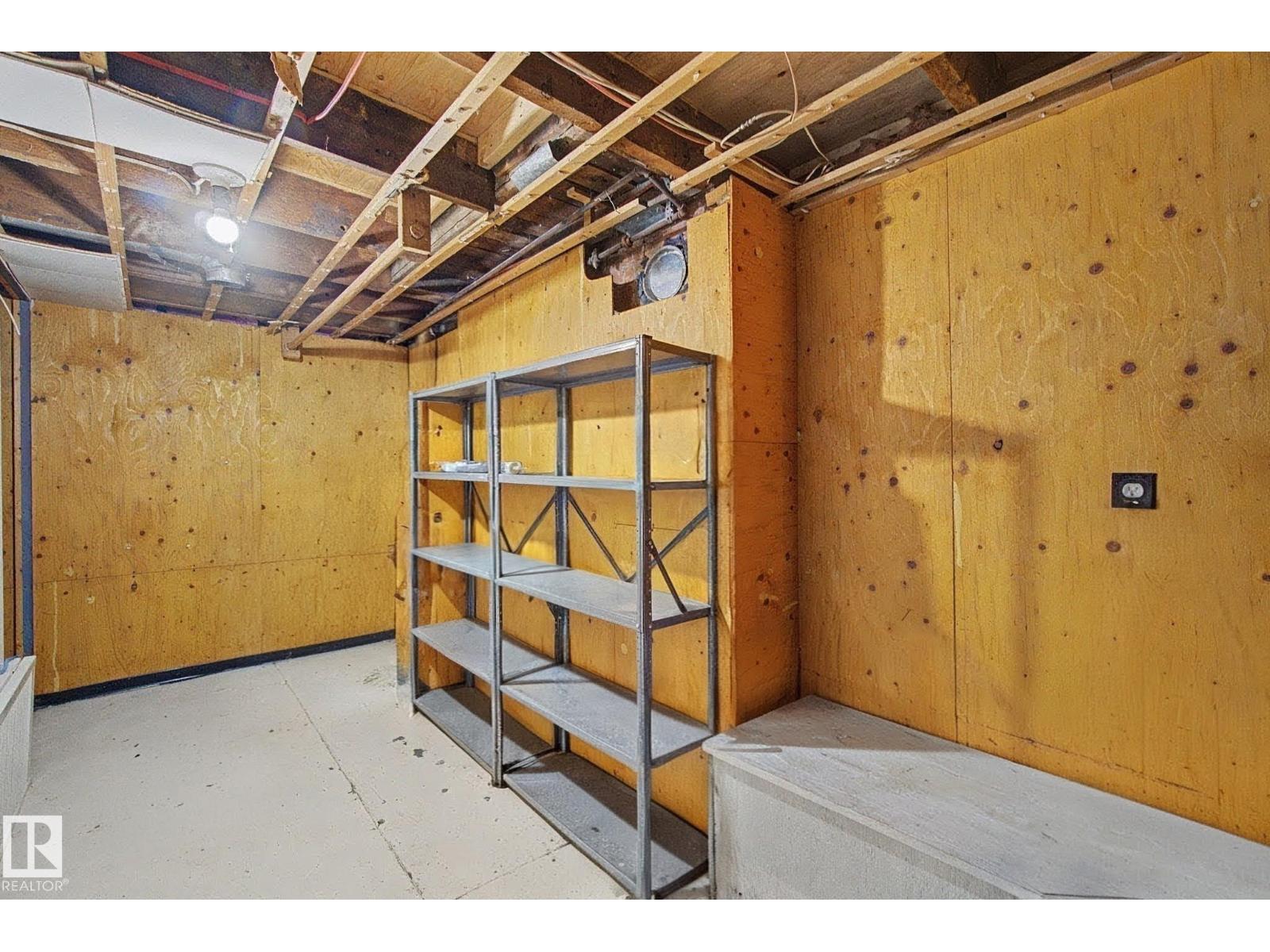 10647 125 ST NW - 37