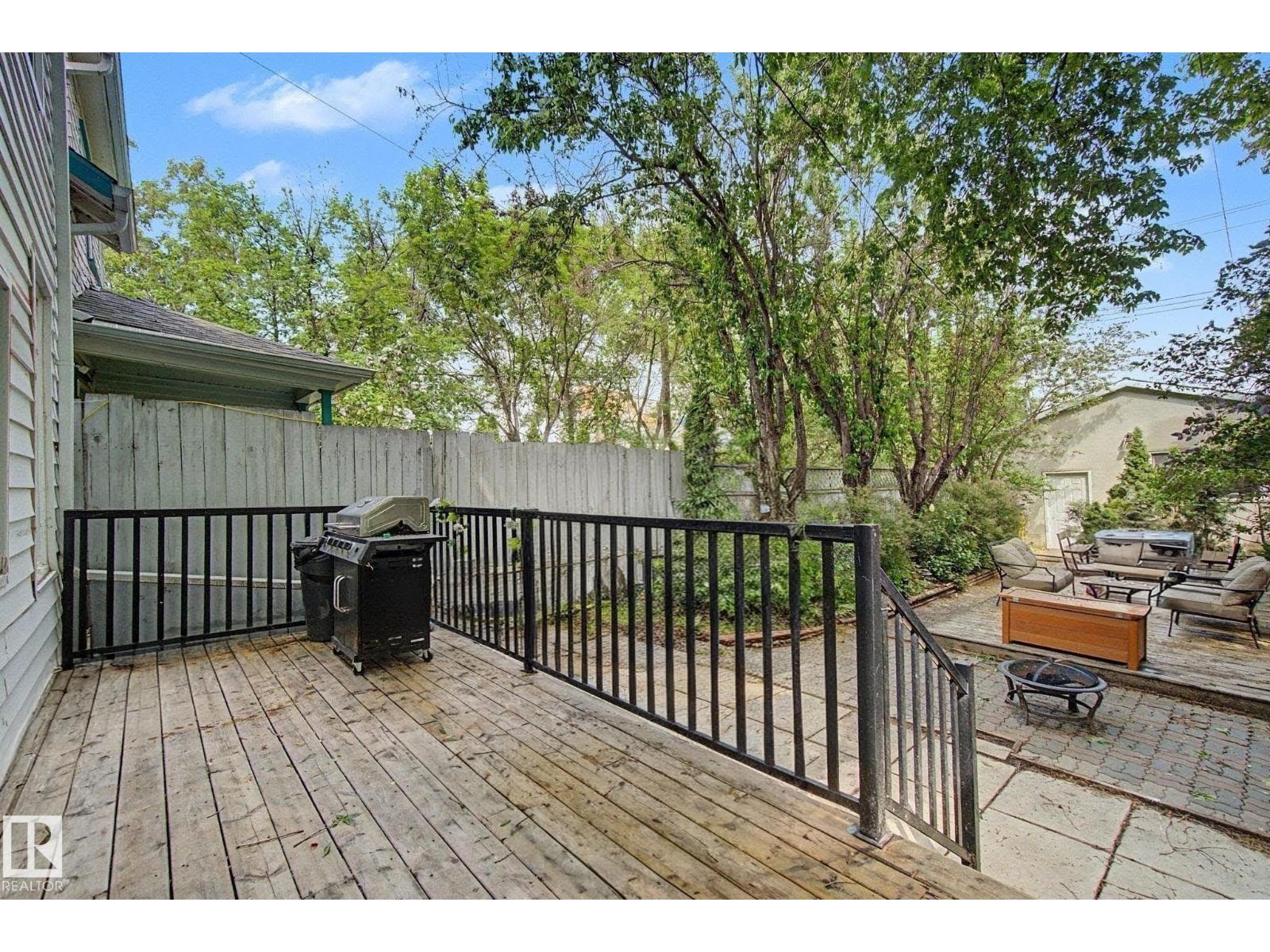 10647 125 ST NW - 40