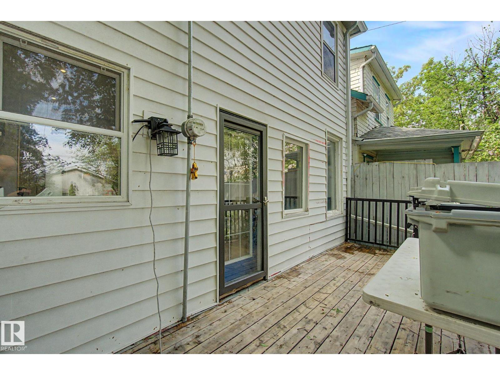 10647 125 ST NW - 41