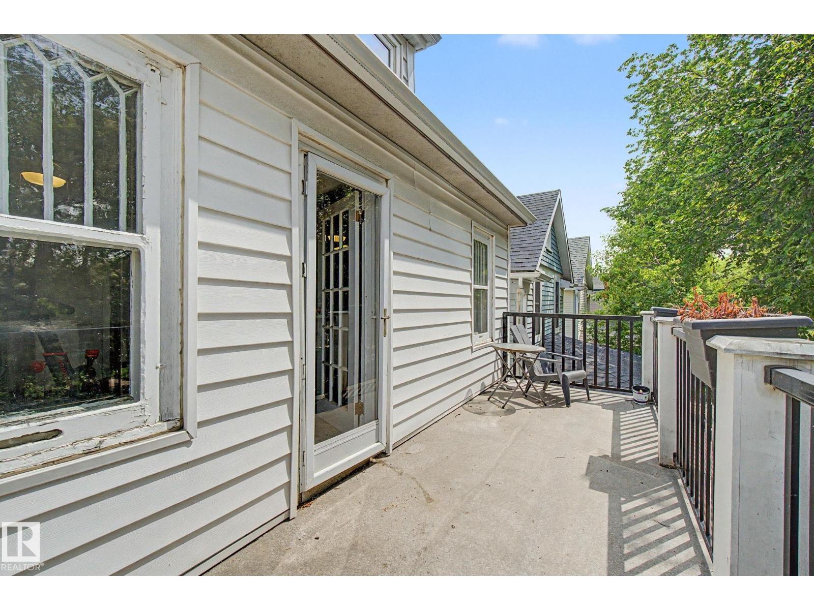 10647 125 ST NW - 22