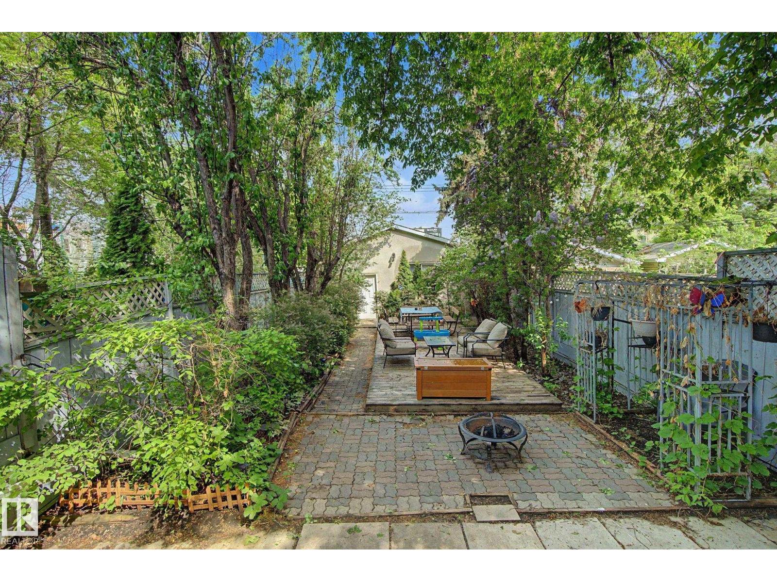10647 125 ST NW - 43