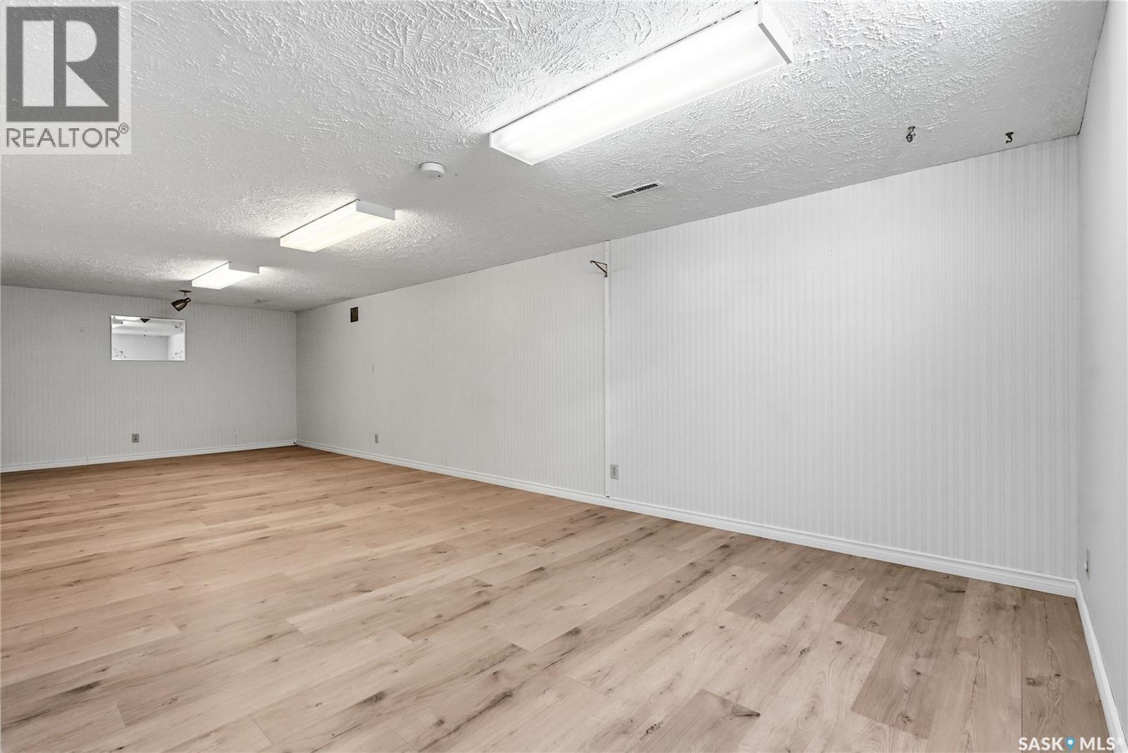 25 Murphy CRESCENT — photo 34