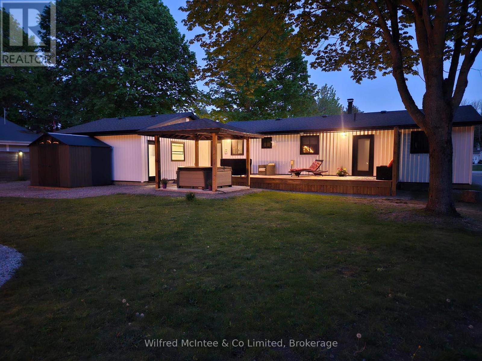 38 ALLISTER PLACE - 32