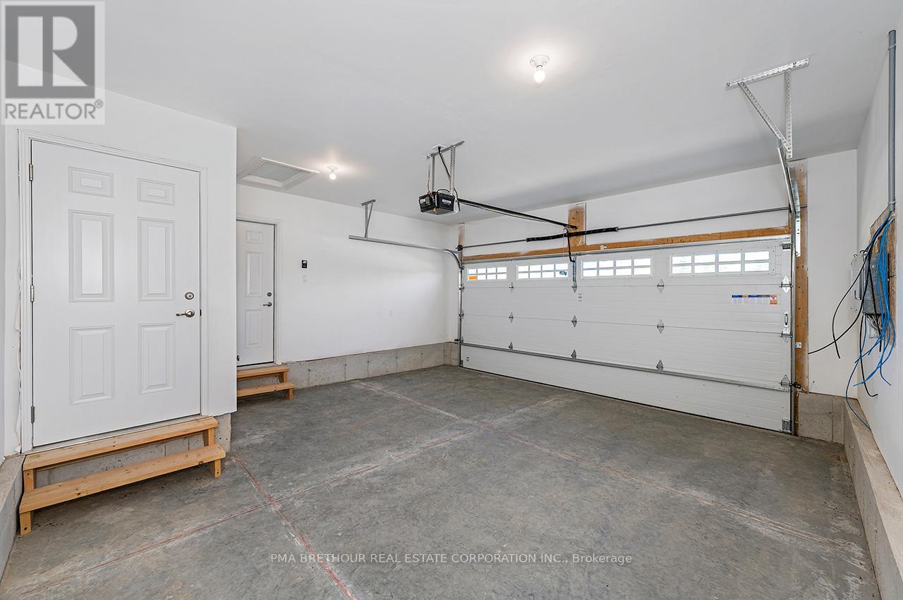 297 LAKE BREEZE DRIVE - 40