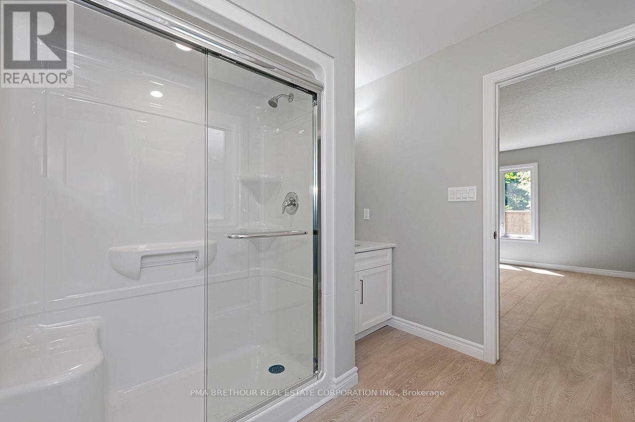 297 LAKE BREEZE DRIVE - 38