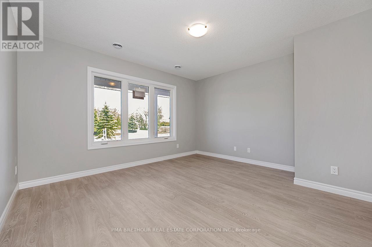 297 LAKE BREEZE DRIVE - 31