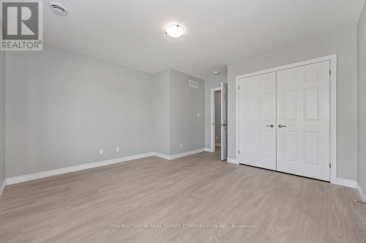 297 LAKE BREEZE DRIVE - 30
