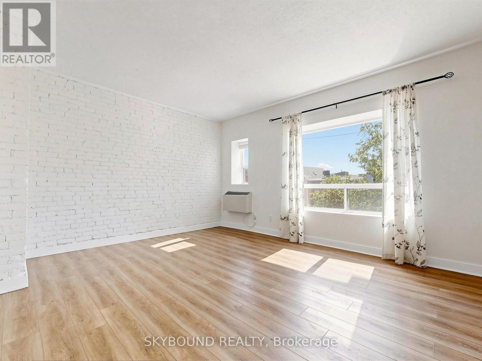 Listing photo of F - 133 WINEVA AVENUE