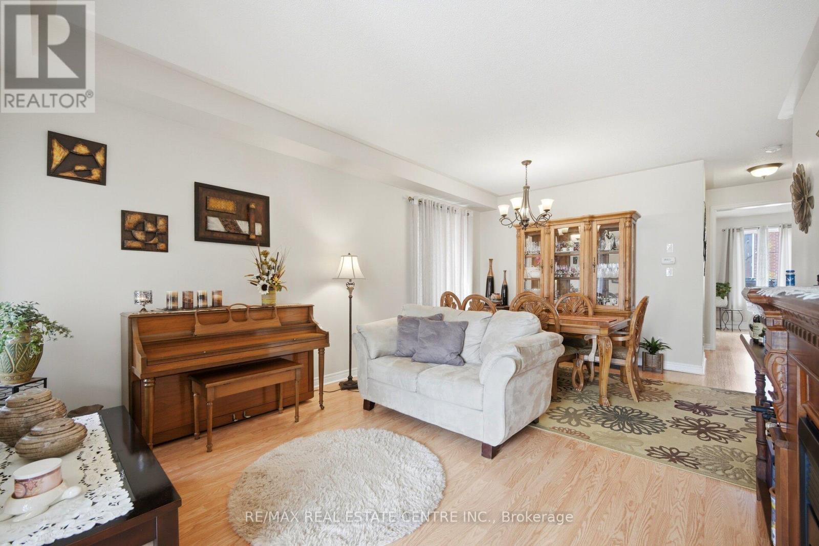 16 GAMSON CRESCENT - 7