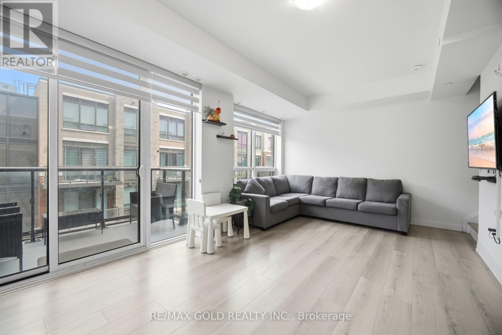 #346 75 ATTMAR DRIVE - 10