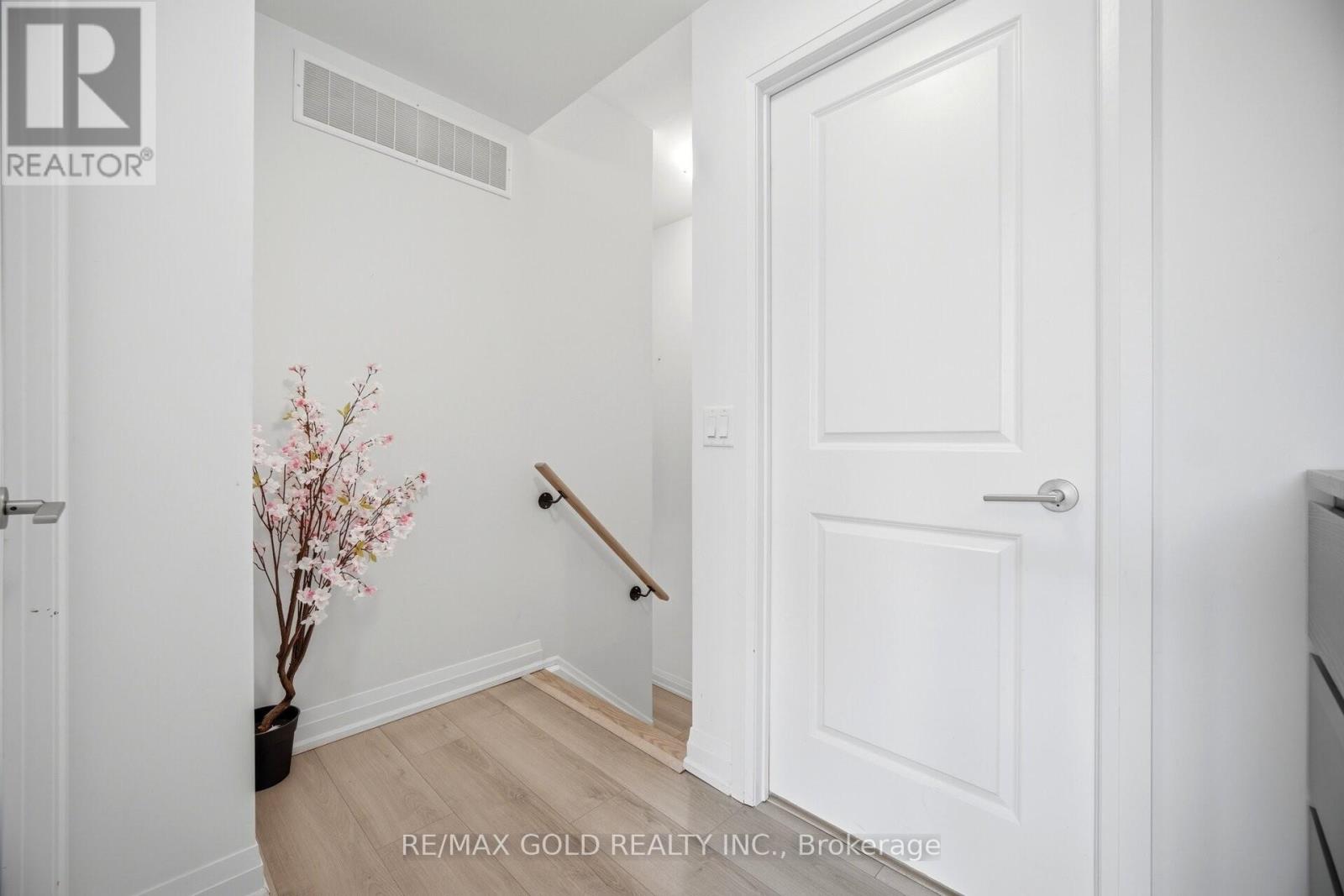 #346 75 ATTMAR DRIVE - 12