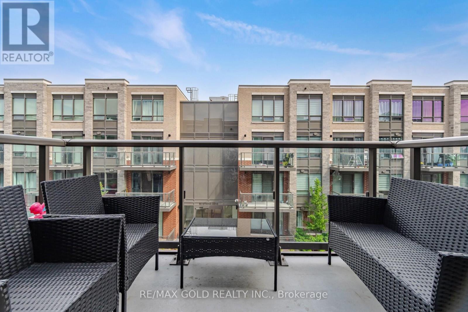 #346 75 ATTMAR DRIVE - 17