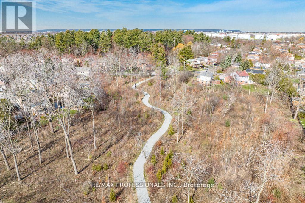 3125 RIVERVIEW STREET - 40