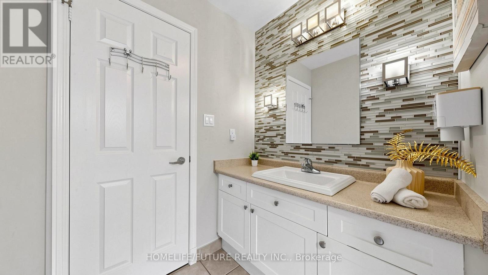2440 HOLLYBROOK DRIVE - 32