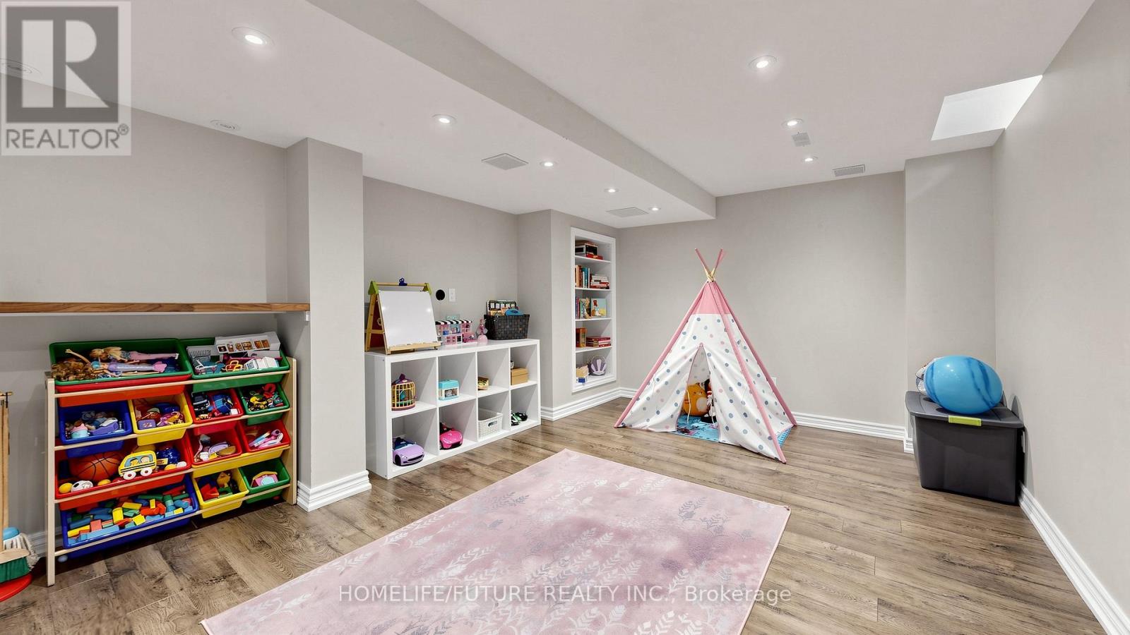 2440 HOLLYBROOK DRIVE - 39