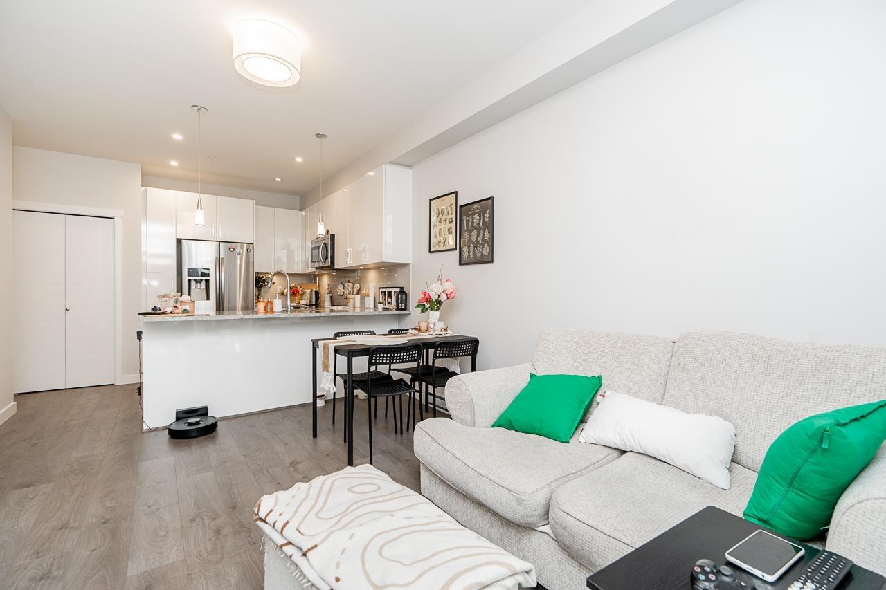 307 45562 AIRPORT ROAD, Chilliwack Proper South, Chilliwack