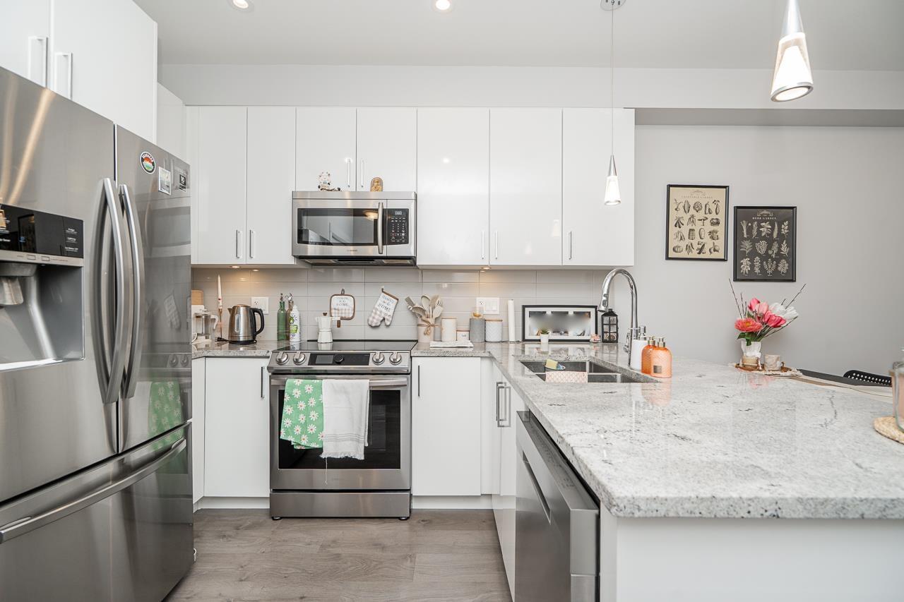 307 45562 AIRPORT ROAD, Chilliwack Proper South, Chilliwack
