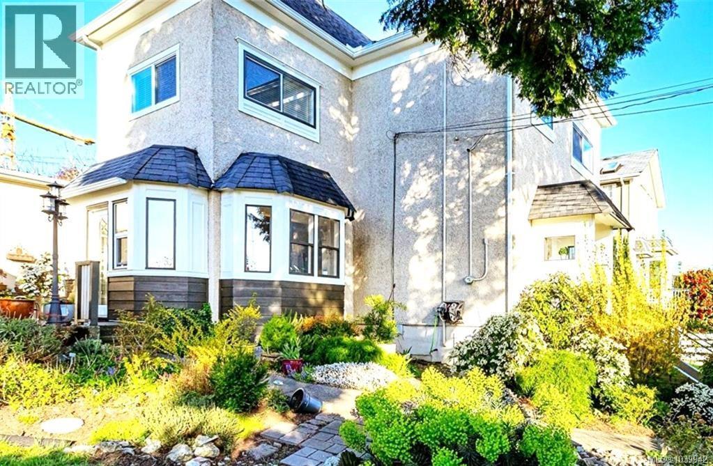 377 Milton St - 13