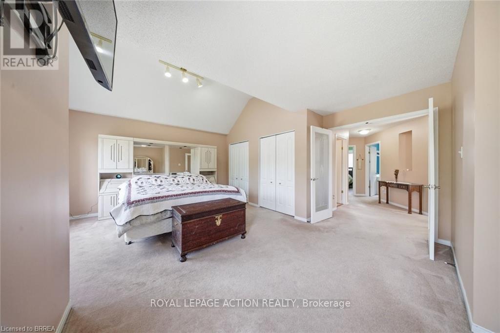 20 MELRAN DRIVE - 21