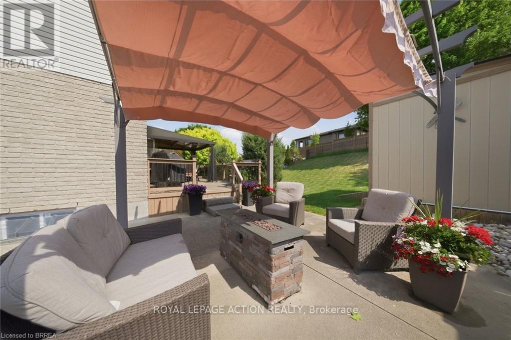 20 MELRAN DRIVE - 33