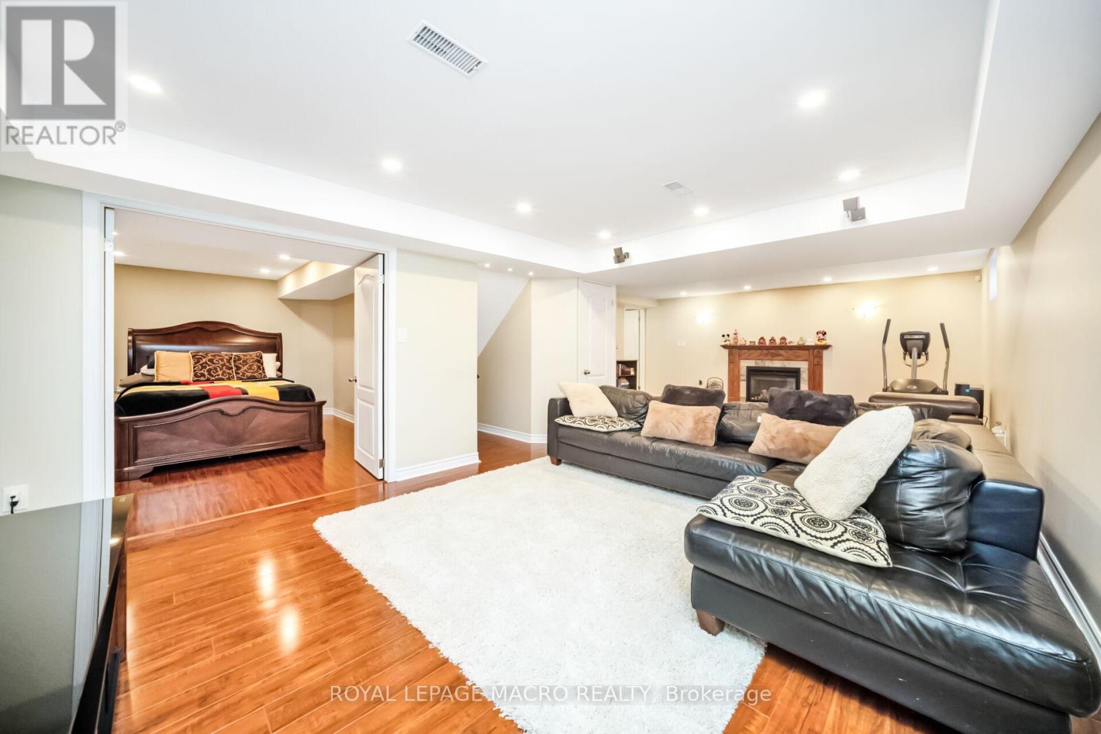 19 SONATA AVENUE - 27