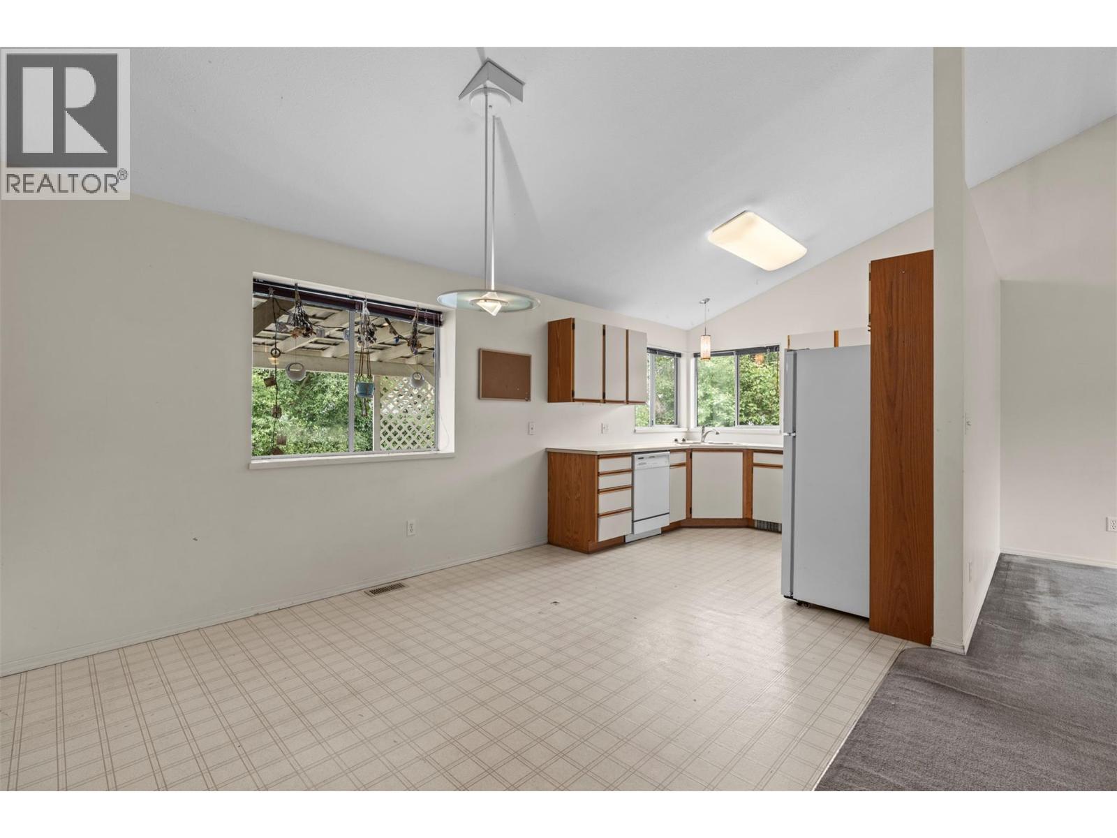 2820 Burns Avenue - 11
